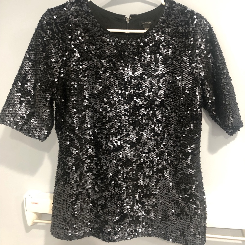 Ann Taylor NWT Navy sequined top